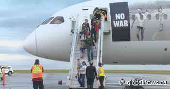 Second flight of Ukrainian refugees coming to Saskatchewan - Global News