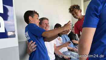 Eintracht Frankfurt in der Hessenliga: Sogar Oliver Glasner schaut Alex Meier über die Schultern