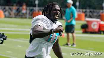 Best of Saturday at NFL training camps: Tyreek Hill thrills Dolphins fans with 65-yard TD, rookie receivers impress for Saints, Jets