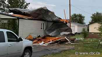 Northwestern Alberta community comes together after potential tornado hits