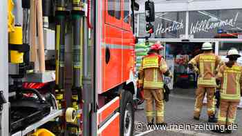 Einsatz im Mülheim-Kärlicher Gewerbepark: Mitarbeiterin bei Brand in Lagerraum verletzt - Rhein-Zeitung
