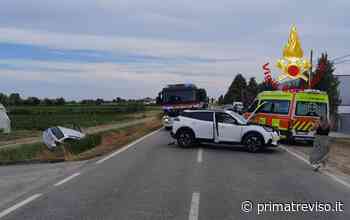 Schianto tra auto a Motta di Livenza, due feriti - Prima Treviso