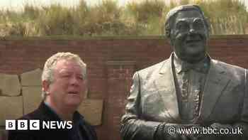Edinburgh Fringe: Impressionist appears as Les Dawson