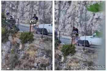 Spettacolo indecente a Positano: sesso orale lungo la Statale Amalfitana in pieno giorno - Il Vescovado Costa di Amalfi
