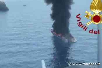 Incendio su uno yacht di lusso a Positano: salvati otto turisti inglesi a bordo - Fanpage.it