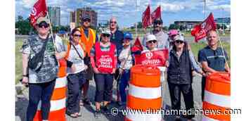 Pickering Casino workers picket outside Etobicoke location as strike continues - durhamradionews.com