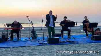 Casalborsetti saluta l'alba di domenica con la musica dei KhoraKhané - ravennanotizie.it