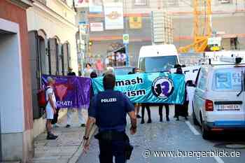 Blitzblockade: Aktivistinnen riegeln Passau-Innstadt ab - Nachrichten - Bürgerblick Passau