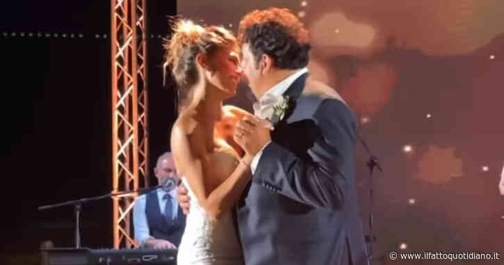 Enrico Brignano e Flora Canto si sono sposati, il video del “Sì”