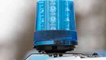 Landkreis Minden-Lübbecke: Mann und Frau nach Bad in Teich vermisst: Suche unterbrochen - STERN.de