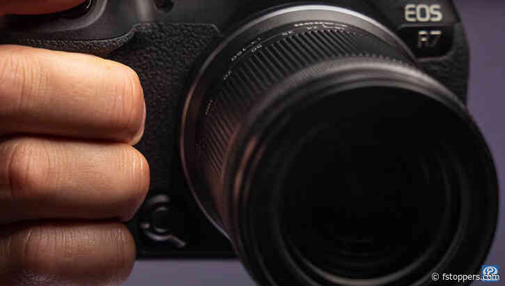 A Review of the Canon EOS R7 Mirrorless Camera