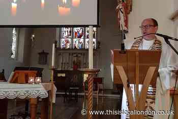 Service pays tribute to efforts of faith groups in vaccine roll out