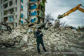 Partir ou rester? Le dilemme des parents ukrainiens à Bakhmout, bombardée par l'armée russe