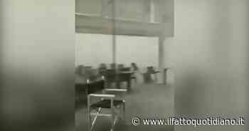 Nubifragio a Bari, la forza del vento trascina via le sedie dei dehor – video