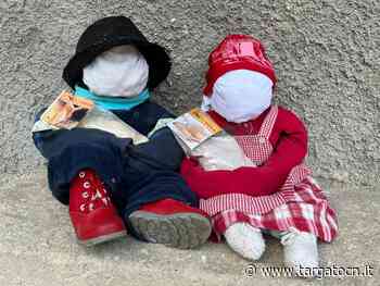 Tanti simpatici personaggi in stoffa invadono la “stra veja” di Nucetto - TargatoCn.it