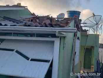Vendaval derruba parede de igreja sobre casa em Xaxim - ND Mais
