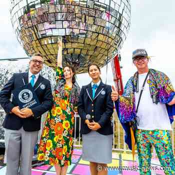Sophie Ellis Bextor helps Camp Bestival Dorset break Guinness World Record