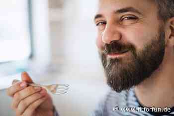 Studie beweist: Darum essen Männer im Sommer mehr - FIT FOR FUN