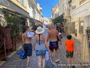 Il est toujours interdit de se promener torse nu à Sainte-Maxime - Var-matin