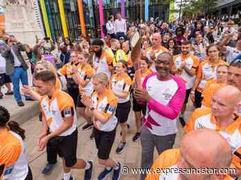 Sir Lenny's shout-out to Dudley as he carries baton through Birmingham on eve of Commonwealth Games - Express & Star