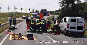 Unfall in Herzogenrath: Auto fährt auf Leitplanke und gerät in den Gegenverkehr - Aachener Nachrichten