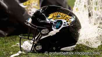 Jaguars sign Darryl Williams, cut Naz Bohannon