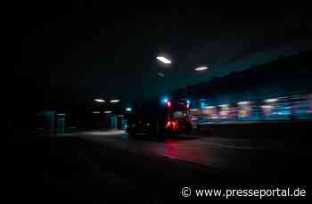 FW Bremerhaven: Feuer auf einem Sporthallendach - Feuerwehr Bremerhaven verhindert Sachschaden