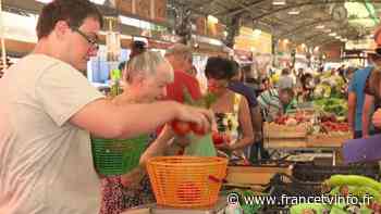 Inflation : au marché d'Antibes, des fruits et légumes victimes de la hausse des prix - franceinfo