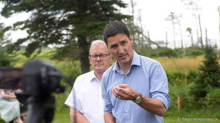 Windshield smashed in P.E.I. pub’s van after photos of Trudeau visit drew harassment