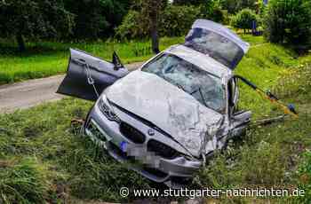 Unfall bei Denkendorf: Auto überschlägt sich - Esslingen - Stuttgarter Nachrichten