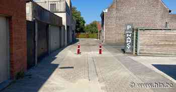 Gedaan met Valkestraat als sluipweg te gebruiken: paaltjes verhinderen doorgaand verkeer - Het Laatste Nieuws