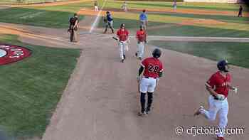 NorthPaws fall to AppleSox Friday 14-10 - CFJC Today Kamloops