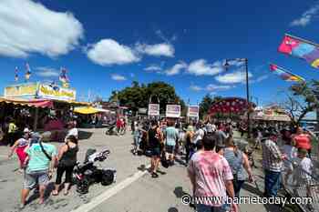Kempenfest crowds swarm Barrie waterfront (8 photos): Photo Gallery - Barrie News - BarrieToday