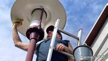 Schirmpflege in Parchim: Armin Schultz verhilft Straßenlaternen zu neuem Glanz - svz – Schweriner Volkszeitung