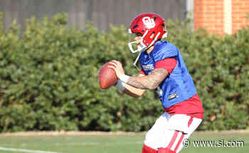 Oklahoma QB Dillon Gabriel Named to Walter Camp Player of the Year Watch List - Sports Illustrated