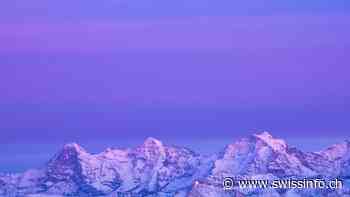 Guias de montanha renunciam à subida da Jungfrau devido à queda de rochas - SWI swissinfo.ch em português