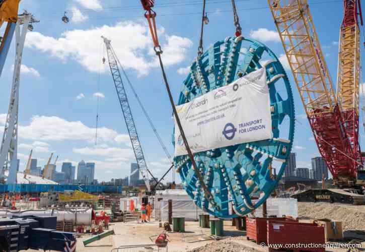 Silvertown Tunnel cutter head lowered into shaft