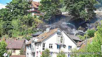 Feuerwehr bei Flächenbrand - Wieder brennt’s in Lauterbach – Einsatz am Sommerberg - Schwarzwälder Bote
