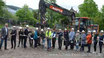 Schramberger Bildungscampus: Symbolischer Spatenstich für Millionen-Projekt - Schramberg & Umgebung - Schwarzwälder Bote