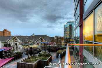 Calgary condo a hard sell with offers nearly a month apart - The Globe and Mail