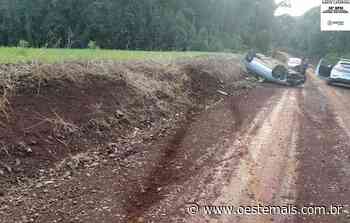 Suspeito de furto é detido por populares após capotar automóvel em Faxinal dos Guedes - oestemais.com.br