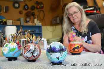 Nanaimo artist gives new life to old lawn bowls