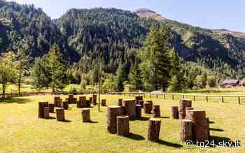 Il Terzo Paradiso di Pistoletto arriva a Courmayeur, inaugurata opera d'arte in Val Ferret - Sky Tg24