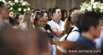 “Mi padre ahora no canta con Los Legendarios, sino con el coro celestial. Su legado será eterno”: sentida despedida del hijo de Darío Gómez - Revista Semana