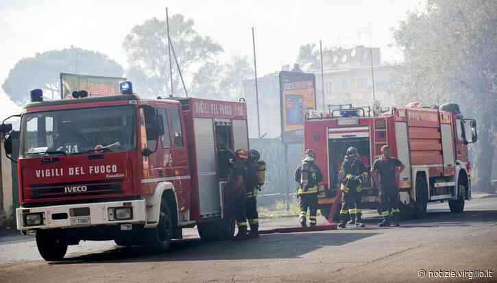 Colleferro, divampa incendio nel parcheggio: tre auto in fiamme, fermato il presunto responsabile - Virgilio Notizie