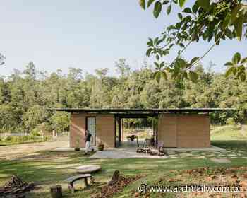 Casa Guararema / Terra e Tuma Arquitetos Associados - ArchDaily Brasil