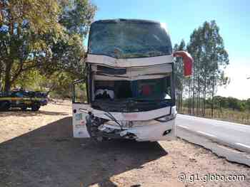 Homem morre após engavetamento de três ônibus em Monte Alegre do Piauí, Sul do estado - Globo