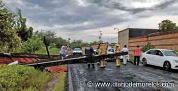 Arrasa fuerte viento con un techo en Puente de Ixtla - Diario de Morelos