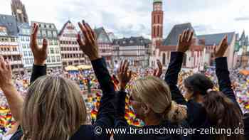 DFB-Frauen von Tausenden Fans begeistert empfangen: "Schon krass"