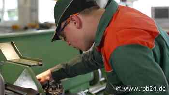 Frankfurter Arbeitsagentur bietet telefonische Beratung bei Lehrstellen-Suche - rbb24